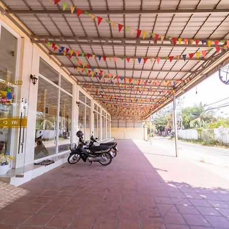 Angkor Apsara Guesthouse เสียมราฐ ภายนอก รูปภาพ