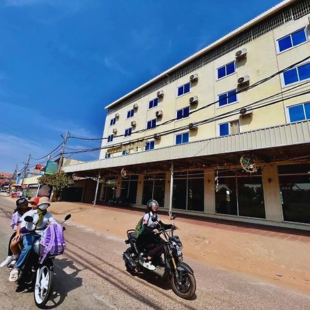 Angkor Apsara Guesthouse เสียมราฐ ภายนอก รูปภาพ